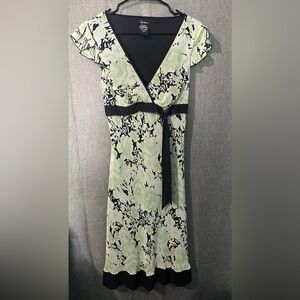 Y2K Speechless Size 7 Green Floral Dress V Neck Tied Waist Ruffle Sleeve